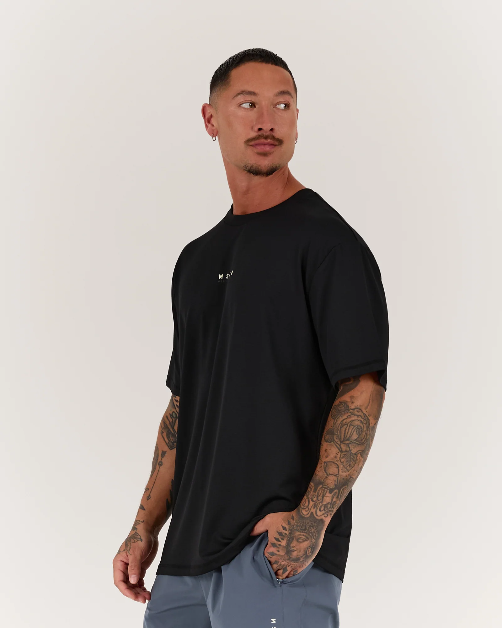 DYNAMIC TEE V2 - BLACK - Image 2