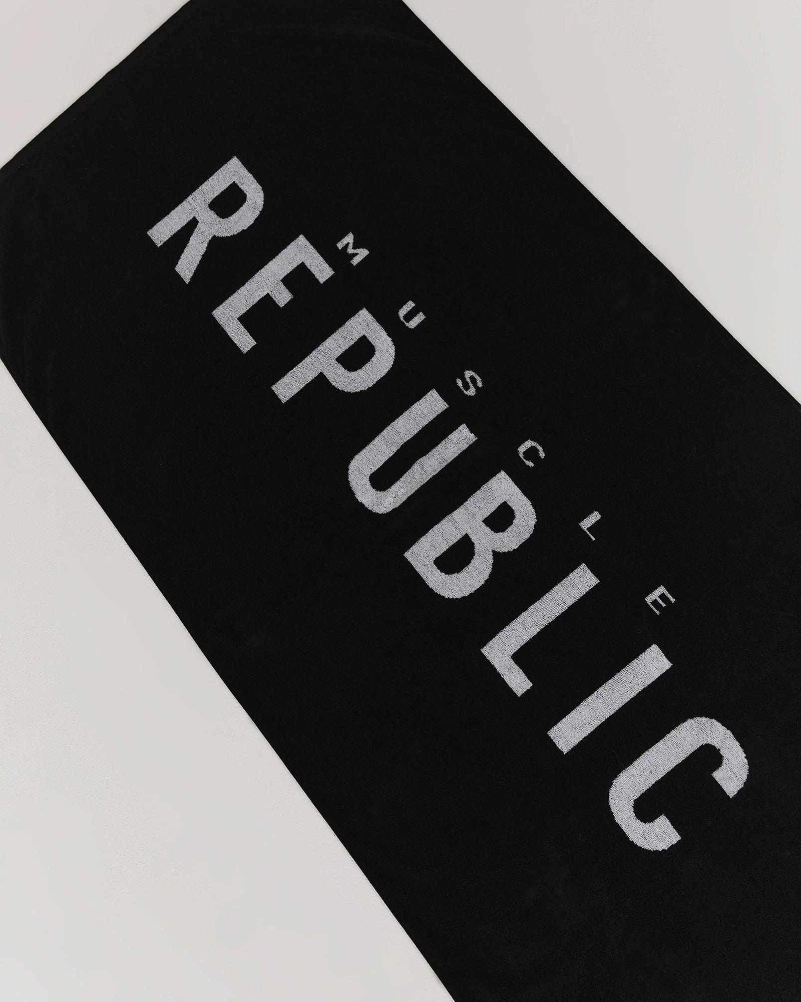 EVOLUTION BEACH TOWEL - BLACK - Image 2