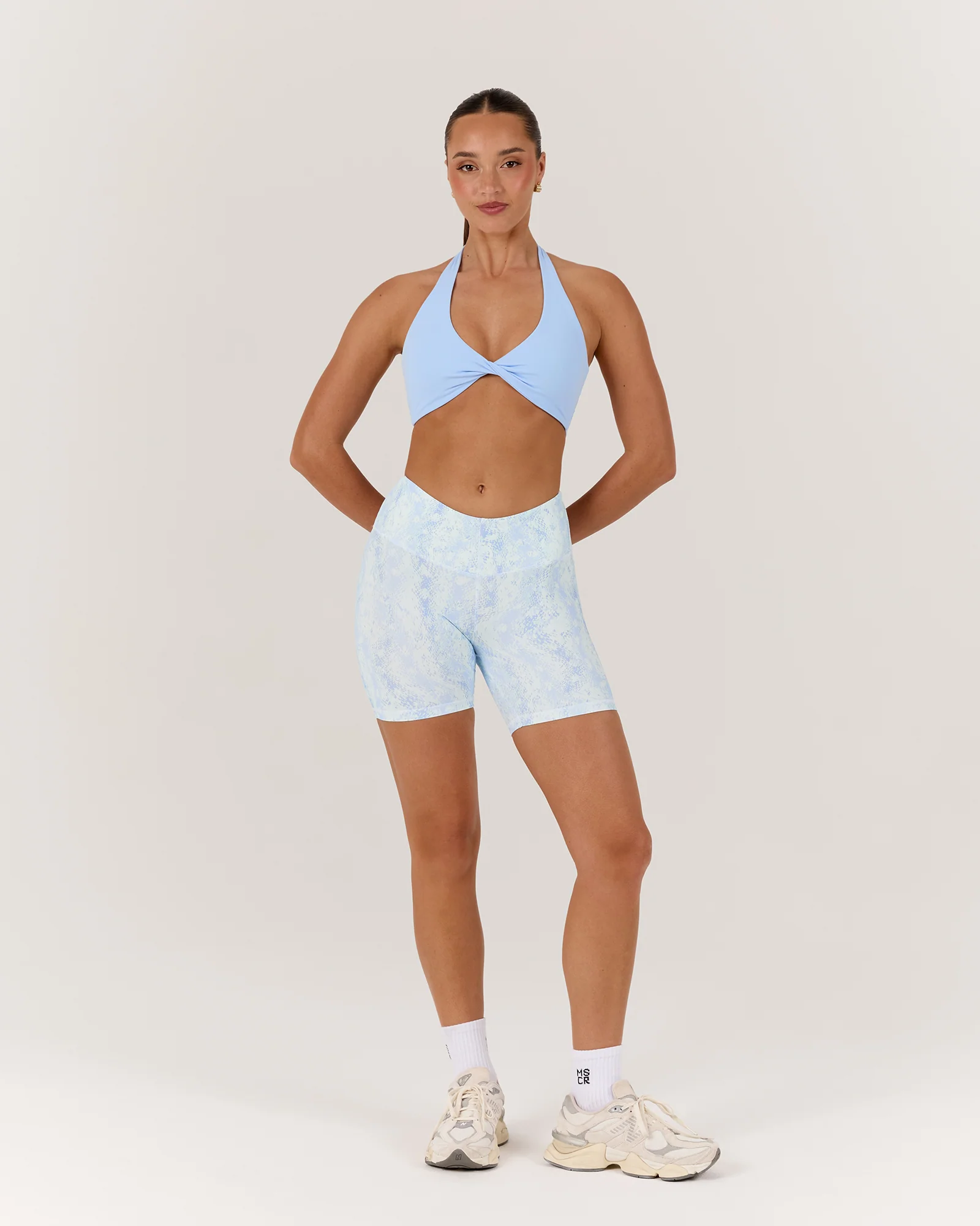 LUXE DARCY MID RISE BIKER SHORTS - AURA MERMAID - Image 6