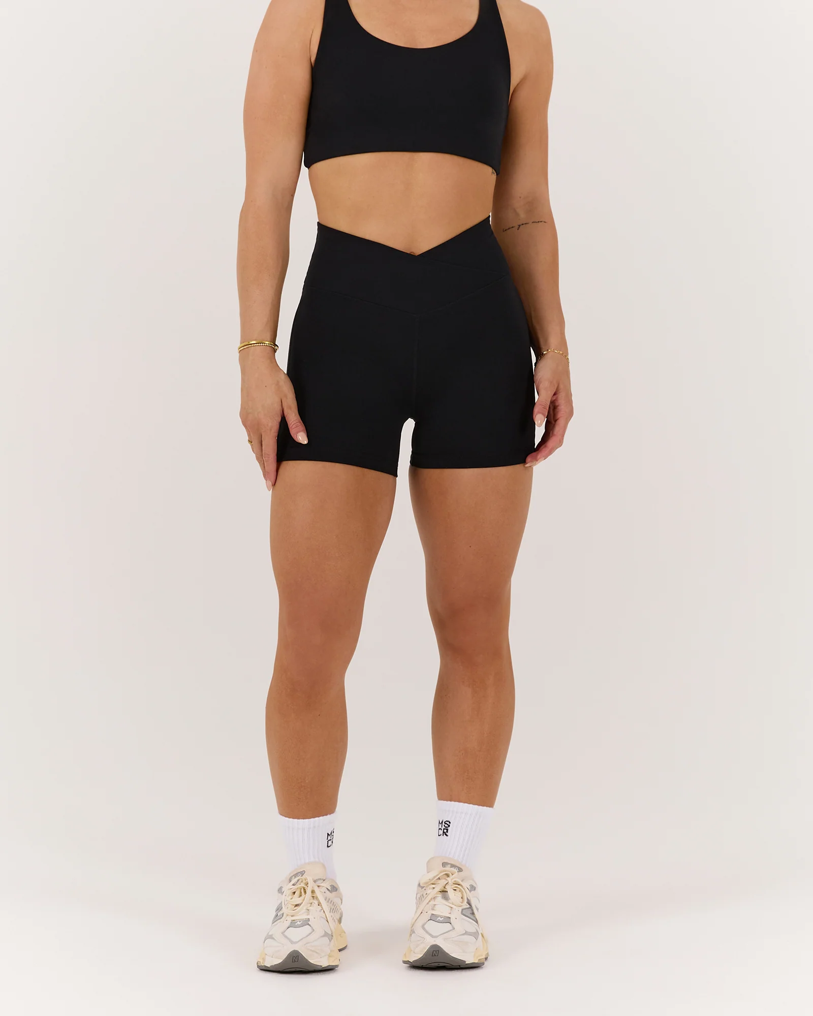 MOTION 360 CROSSOVER SHORTS 4" - BLACK