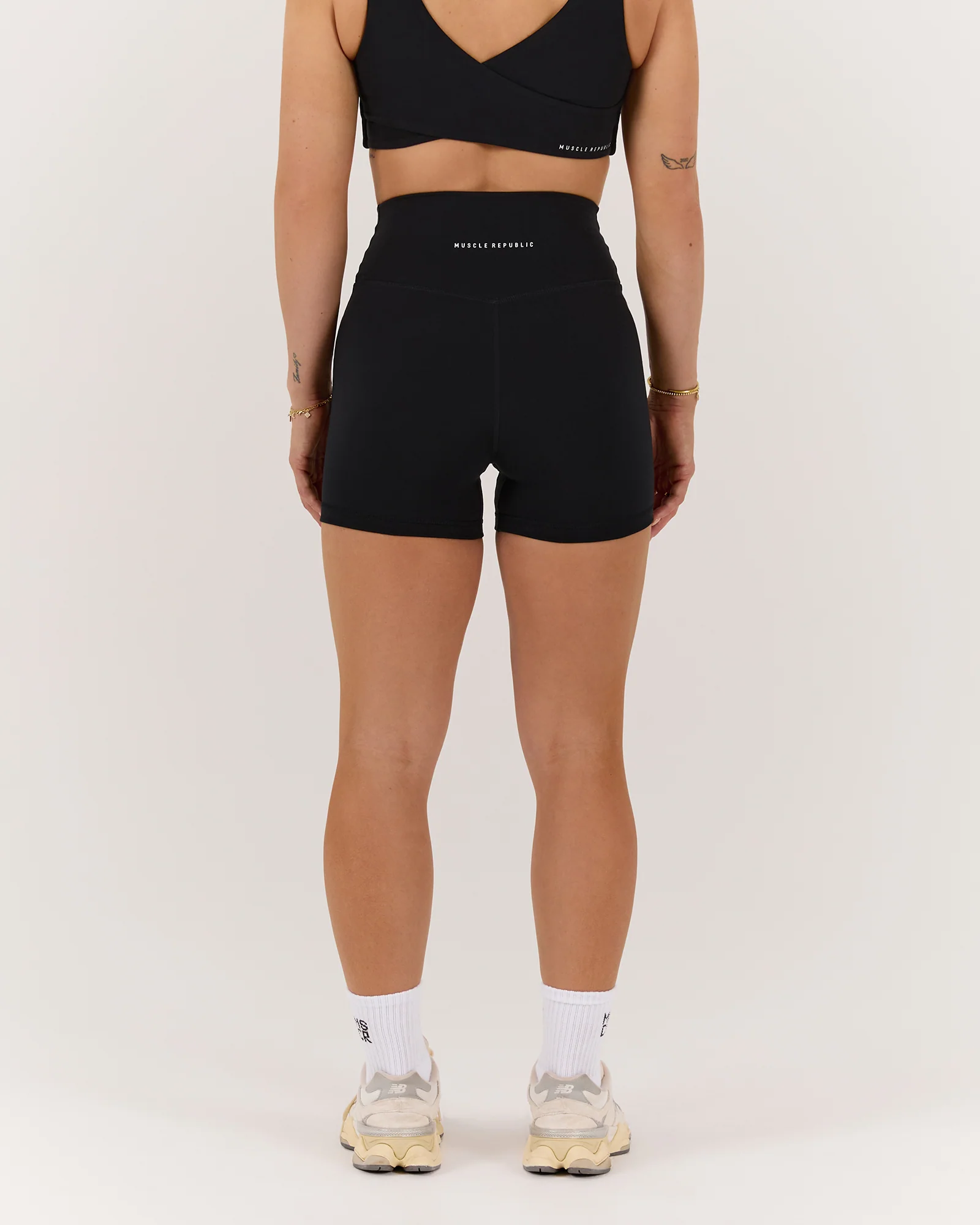 MOTION 360 CROSSOVER SHORTS 4" - BLACK - Image 3